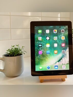 Apple iPad 4th Generation 16GB WiFi – Lightning